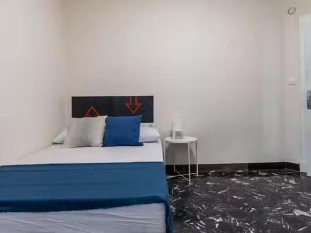 ¡Recién llegado! Habitación en Carrer del Periodista Azzati