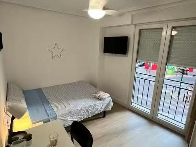 Bonito Habitación en Carrer Manuel Vicente Pastor, Carrús est