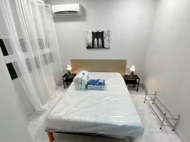 Encantador Habitación en Gran Via de les Germanies, Russafa