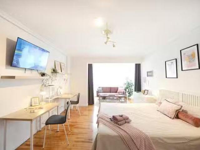 Acogedor Habitación en Grupo Reverendo Vicente Garamendi, Solo.