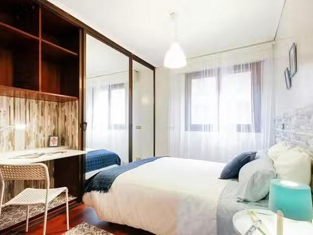 ¡Oferta! Habitación en Iturribide Kalea, Solokoetxe