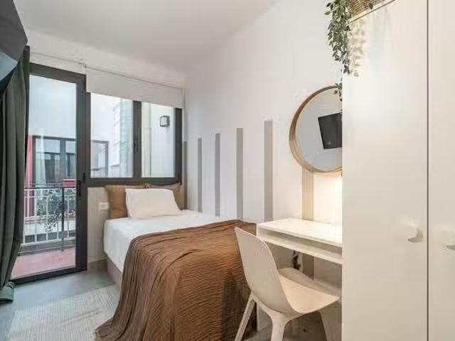 Único Habitación en Passatge de Paca Soler, Sants Montjuïc