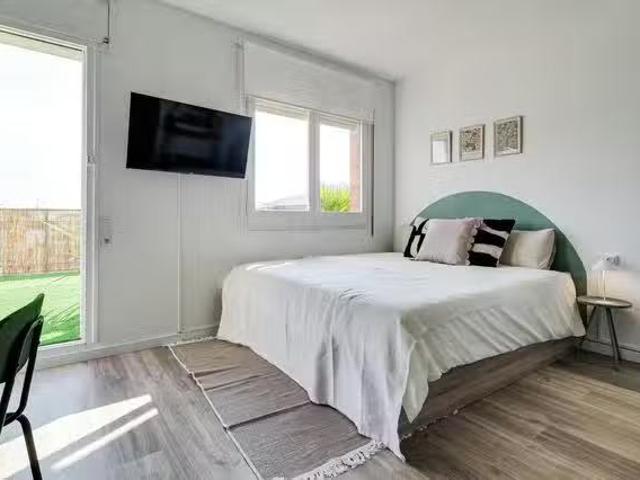 Único Habitación en Passeig de Valldaura, La Prosperitat