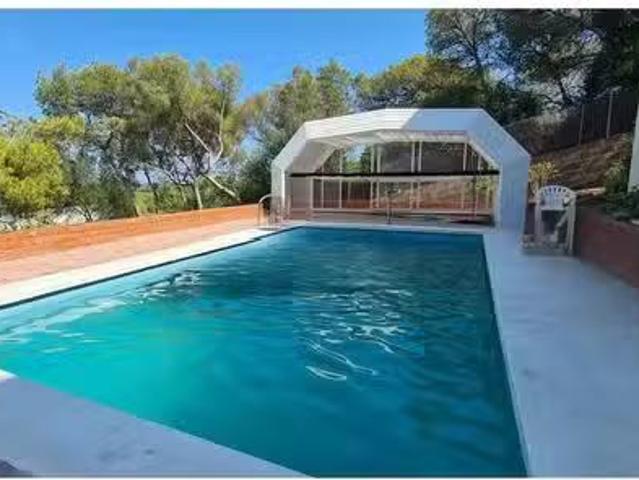 Bonito Habitación en Passeig del Bosc