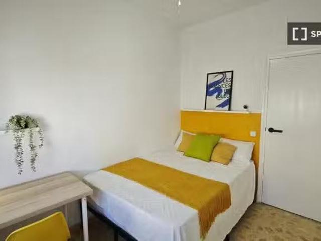 Encantador Habitación en piso compartido de 4 habitaciones en.