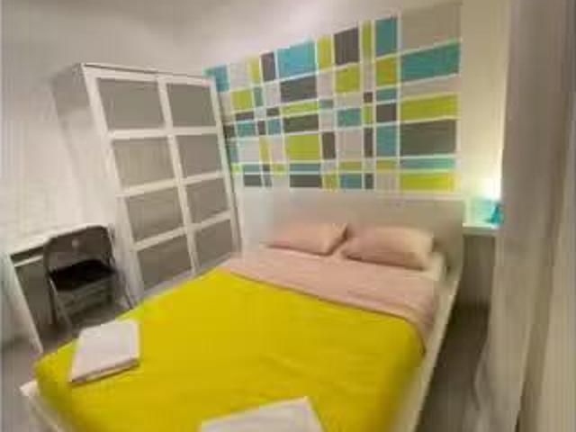 Único Habitación en piso compartido de 3 habitaciones en Santa.