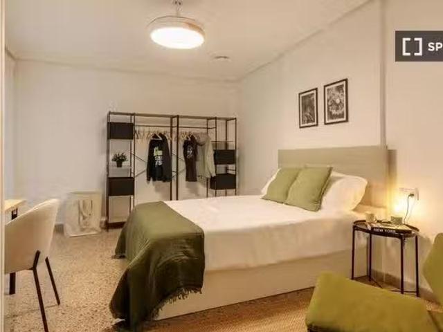 Bonito Habitación en piso compartido en alquiler en Alicante