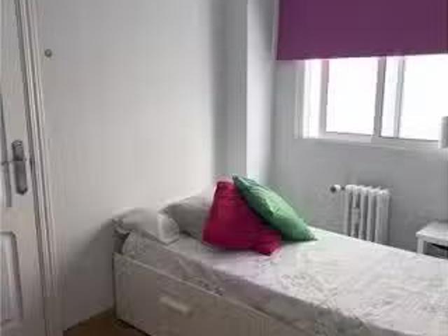 ¡Renta! Habitación en piso compartido en alquiler en Cuatro Ca.