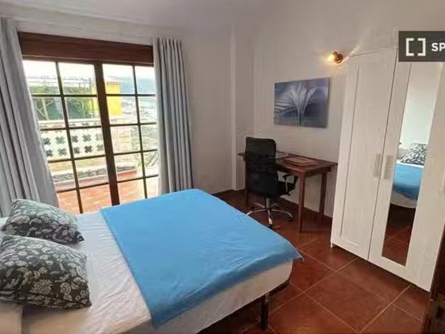 Encantador Habitación en piso compartido en alquiler en La Oro.