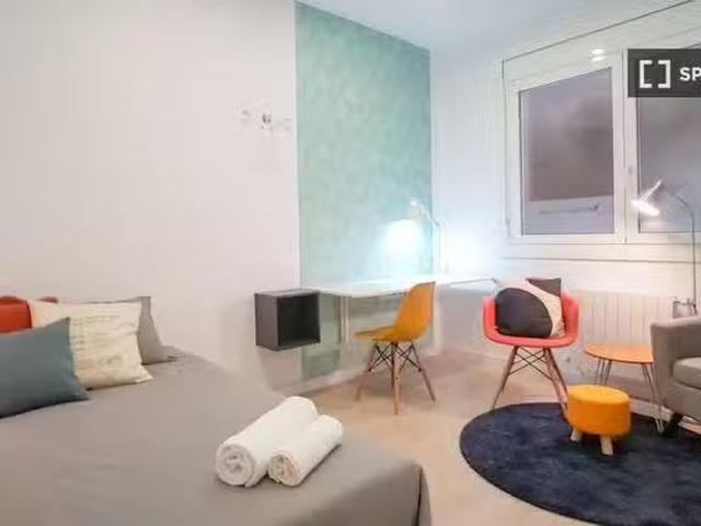 ¡Oferta! Habitación en piso compartido en barcelona