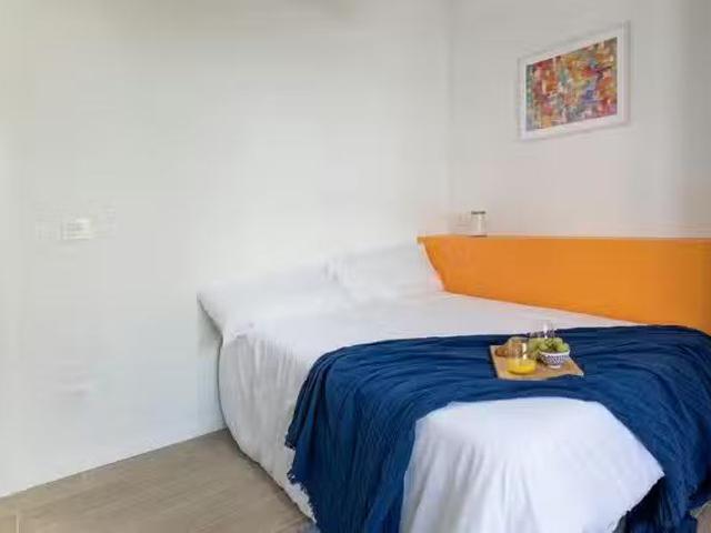 Acogedor Habitación en Plaça Pintor Segrelles, Arrancapins