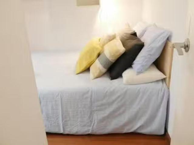 ¡Recién llegado! Habitación en Ronda de Sant Pere, Dreta de l'.