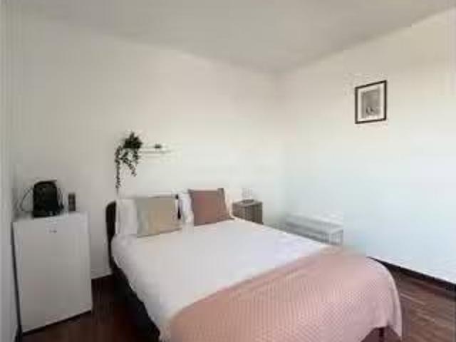 Único Habitación en un piso compartido de 7 habitaciones en Ca.