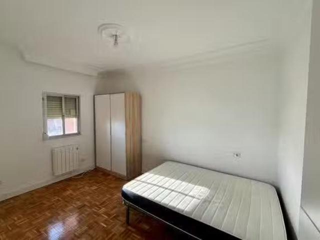 Único Habitación en V. C. Puente de Vallecas A3, Portazgo