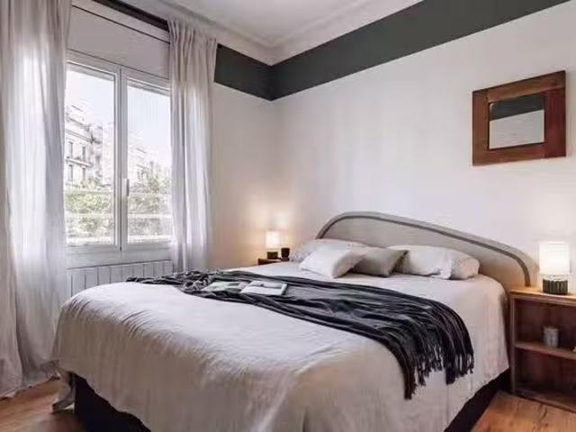 Bonito Habitación en 155, L'Eixample, 08015 Barcelona, Spain