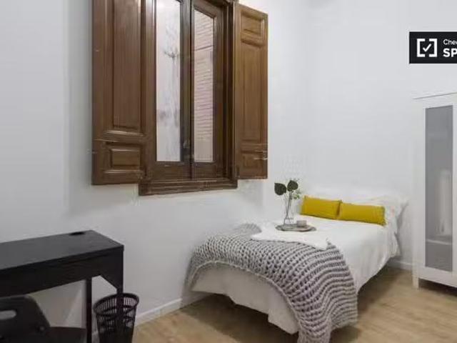 Bonito Habitación interior en 1 apartamento compartido en Puer.
