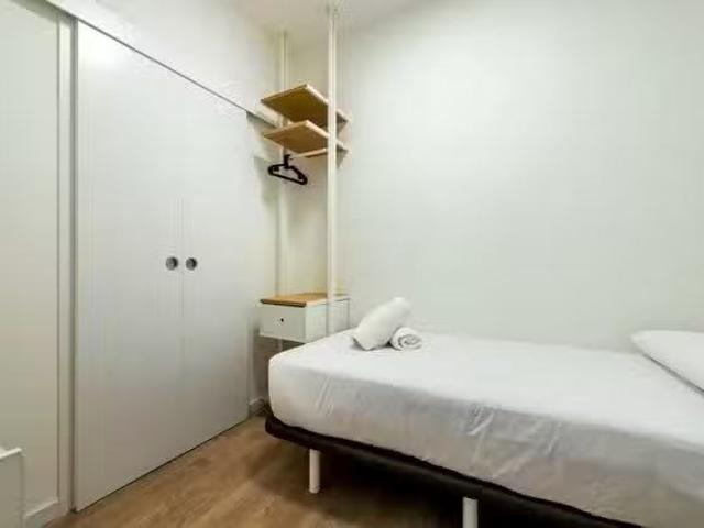 Barato Piso de 1 habitación en Carrer de Pelai