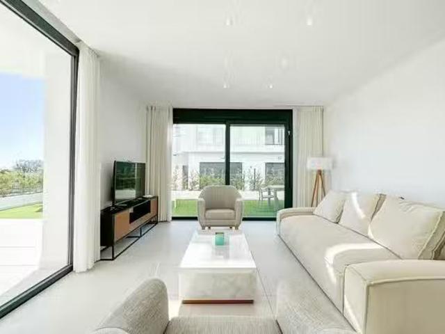 ¡En alquiler! Piso de 4 habitaciones en Bel Air