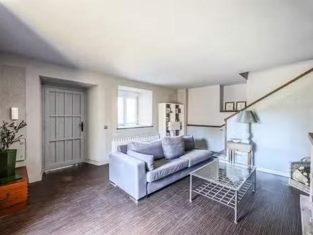 ¡Recién llegado! Piso de 6 habitaciones en Ávila‎