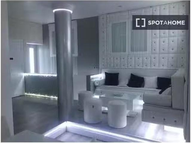 Único Piso en alquiler de 1 dormitorio en Ventas, Madrid
