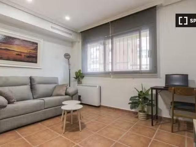 Barato Piso en alquiler de 1 dormitorio en Hortaleza, Madrid
