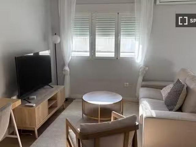 Bonito Piso en alquiler de 2 dormitorios en Simancas, Madrid