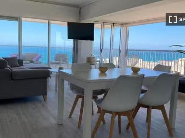 Nuevo Piso en alquiler de 3 habitaciones en Mareny Blau, Valen.
