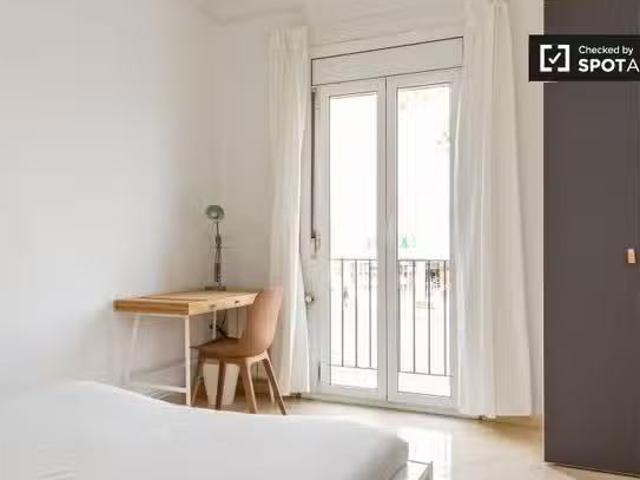 Acogedor Se alquila habitación doble, apartamento de 5 dormito.
