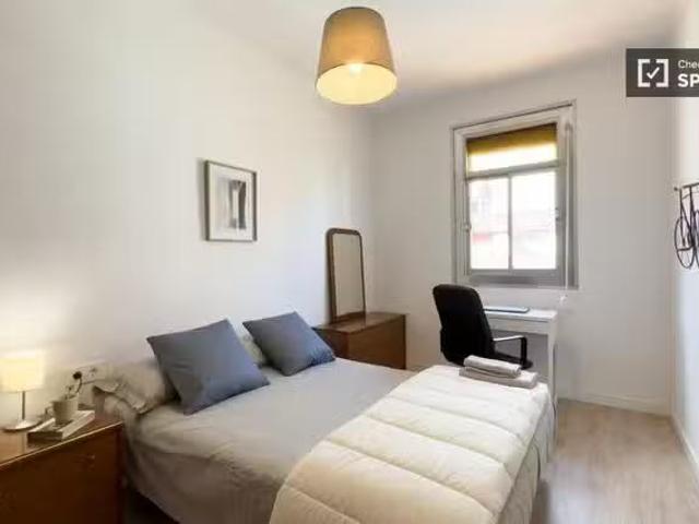 ¡En alquiler! Se alquila habitación en apartamento de 3 dormit.