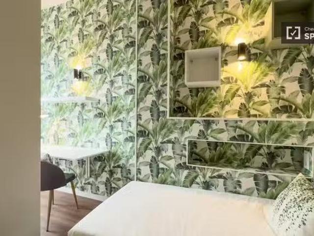 ¡Recién llegado! Se alquila habitación en el apartamento de 6.