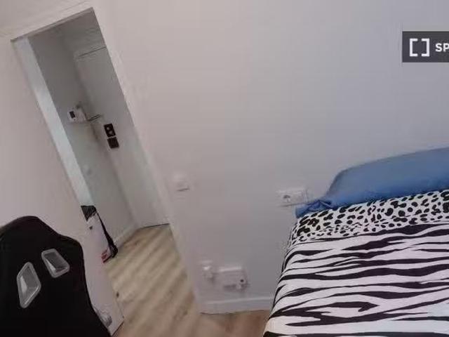 ¡Oferta! Se alquila habitación en Sant Cugat Del Vallès, Barce.