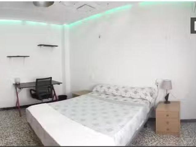 Único Se alquila habitación en piso compartido, Alicante