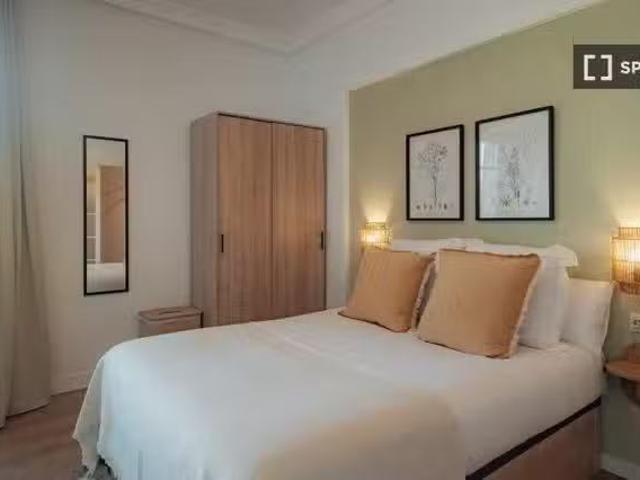 Acogedor Se alquila habitación en piso compartido en Barcelona