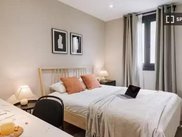 ¡En alquiler! Se alquila habitación en piso compartido en Barc.