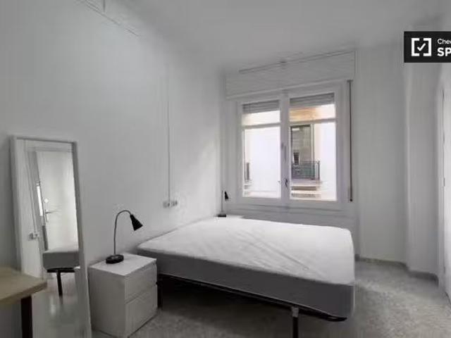 ¡Recién llegado! Se alquila habitación en piso compartido en S.