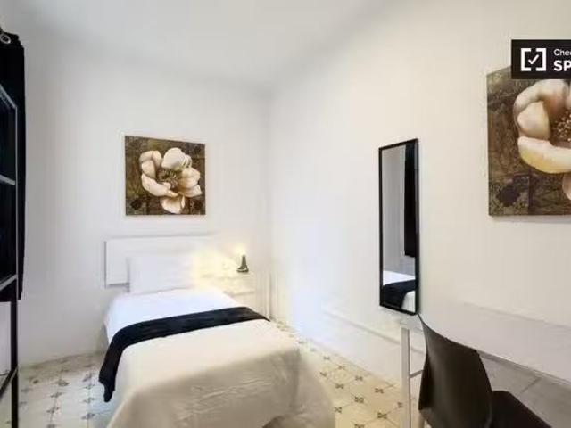 ¡Recién llegado! Se alquila habitación en piso de 9 habitacion.