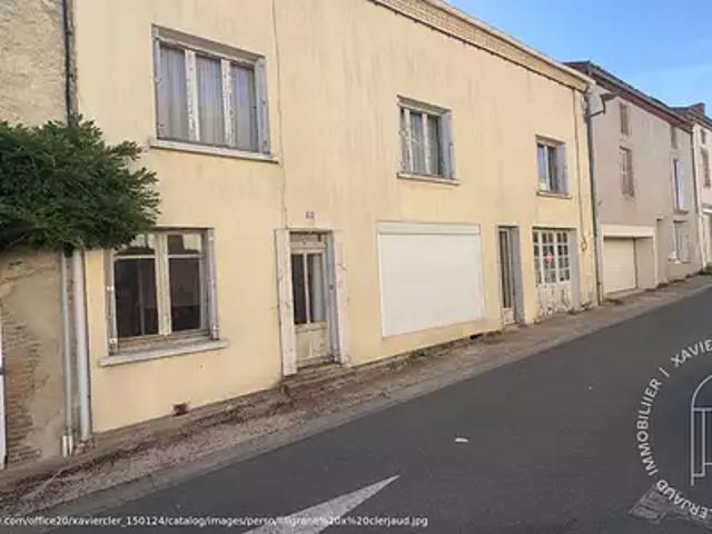 Nueil les Aubiers 79250 Achat / Vente maison 5 pièces t5 au dernier étage