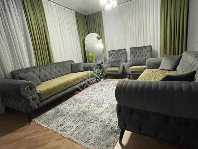 Nükhet Coşkun Caddesinde Satılık 2+1 Bakımlı Daire