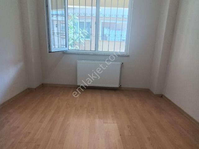 Nurtepe Metro Yanı Başında Kiralık 2+1 Daire