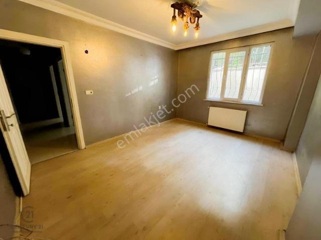Nurtepe Metroya Yürüme 2+1 Kiralık Bahçe Katı