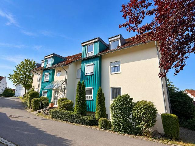 NUR 2984 € / m² I GEPFLEGTE DG WOHNUNG I 2 ½ ZIMMER | SCHÖNE AUSSICHT | RUHIGE ZENTRALE LAGE