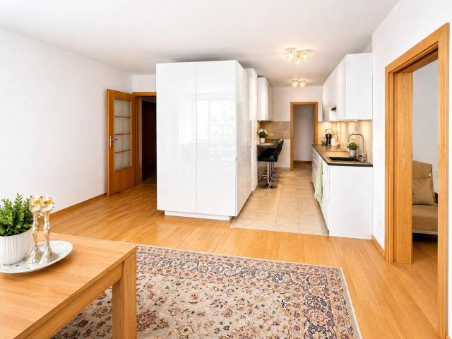 ! NUR 5.650 €/m² ! BESTE LAGE ! Klimatisierte geräumige 131 m² Familienwohnung