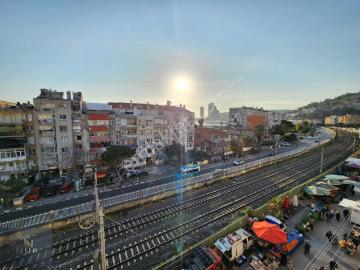 Bayraklı, İzmir ili, Ege Bölgesi - Balkon
