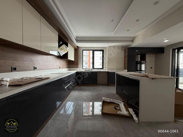 NUR EMLAK'DA SKYLİNE TOWER'S NATA VEGA CEPHELİ 4+1 KİRALIK DAİRE