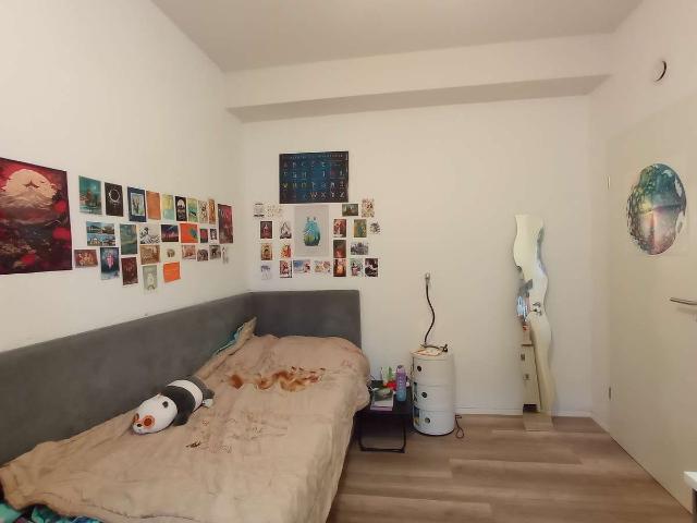 NUR FÜR STUDENTEN! / STUDENTS ONLY! Möbliertes, zentral gelegenes Zimmer in 3er Mädels WG