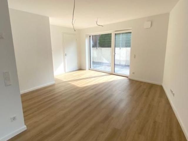 NUR für 1 Person: 1 Raum Appartement mit Terrasse und EBK am Düesbergweg!