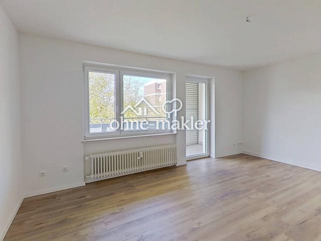 NUR MIT WBS! Sanierte 3 Zimmer Wohnung mit Balkon