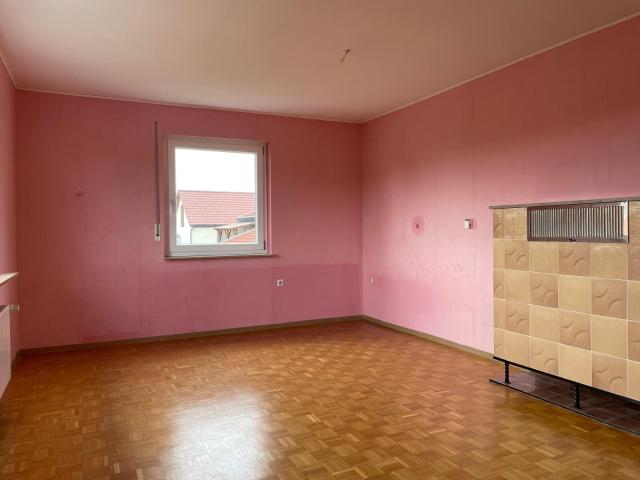 Nur mit Wohnberechtigungsschein! Gepflegte 3 Zi Wohnung mit Blick ins Grüne, Gartenanteil, Einbauküche und Stellplatz, nur mit Wohnberechtigungsschein