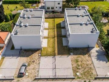 Haus zum Verkauf in 2542 - Garten, Parkplatz