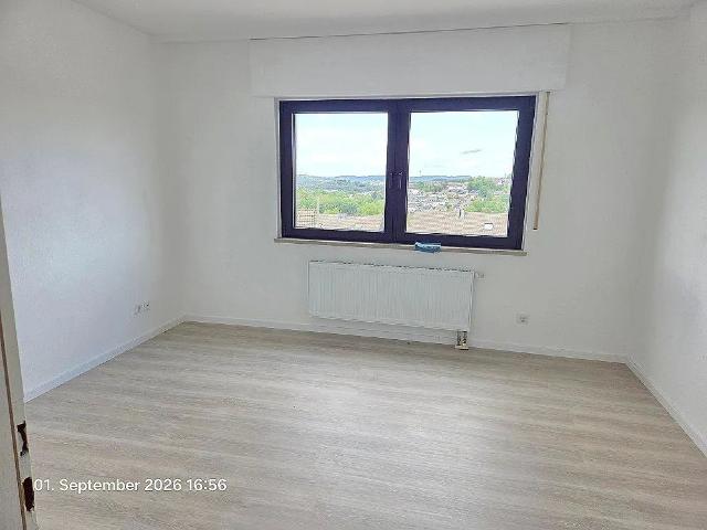 Nur wenige Gehminuten zu den Märkischen Kliniken ! Renovierte 2 Zimmer Wohnung mit Fernblick!